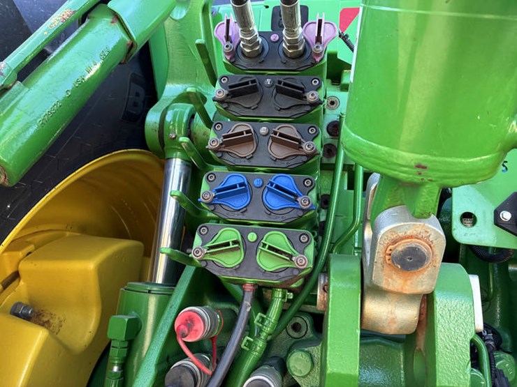 2015-john-deere-8295r-image-16