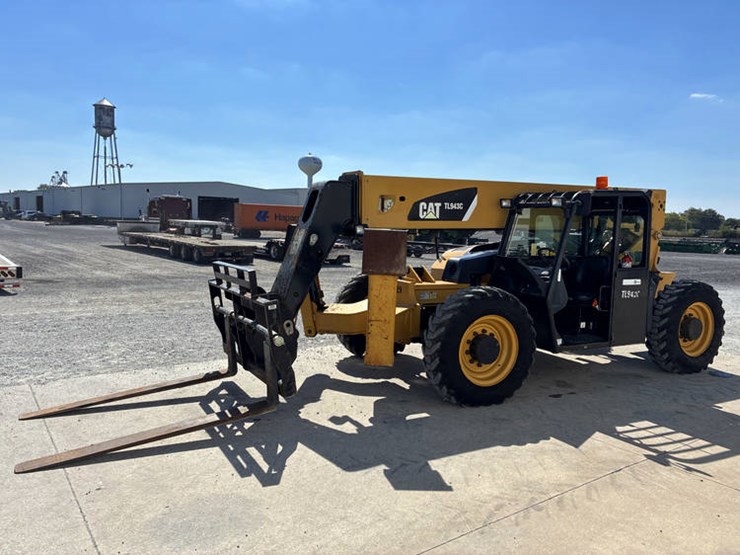 2015-caterpillar-tl943c-image-8