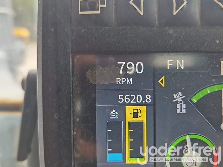 2019-deere-670g-image-46