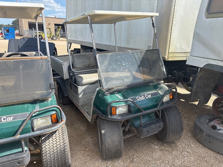 club-car-carryall-252-image-1