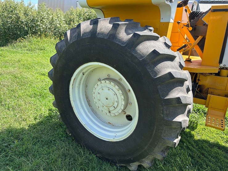 minneapolis-moline-g1355-image-36