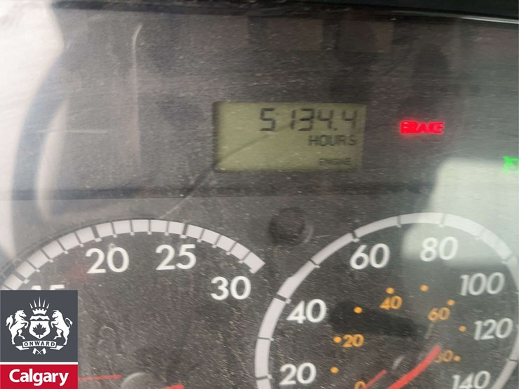 2015-freightliner-114sd-image-24