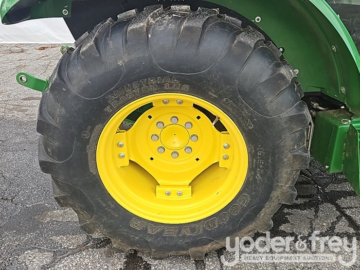 2019-john-deere-5075e-image-9