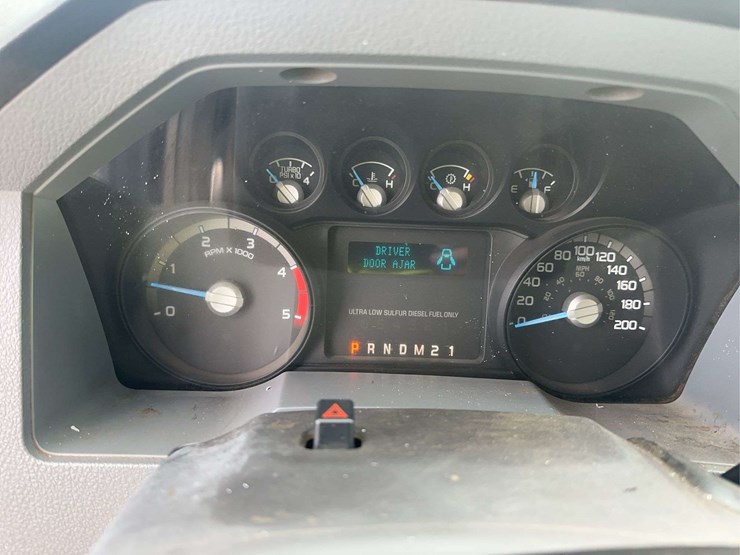 2014-ford-f350-xl-image-26