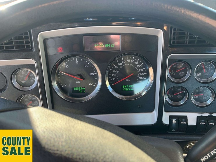 2016-kenworth-t800-image-13