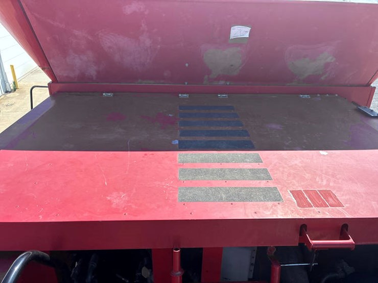 #122136-•-2009-mf-9795-#huc7217-image-93