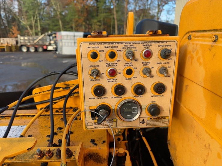 2006-leeboy-l1000t-tracked-asphalt-paver-image-23