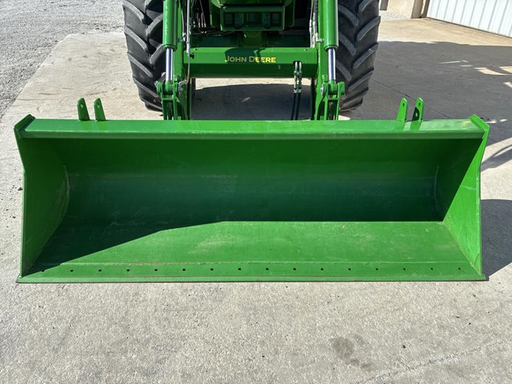 2023-john-deere-6175m-image-12