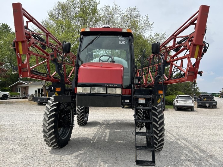 2014-case-ih-3200b-image-5