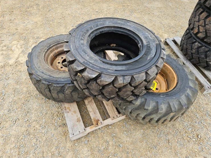 #3084-•-(3)-12-16.5tires-image-1