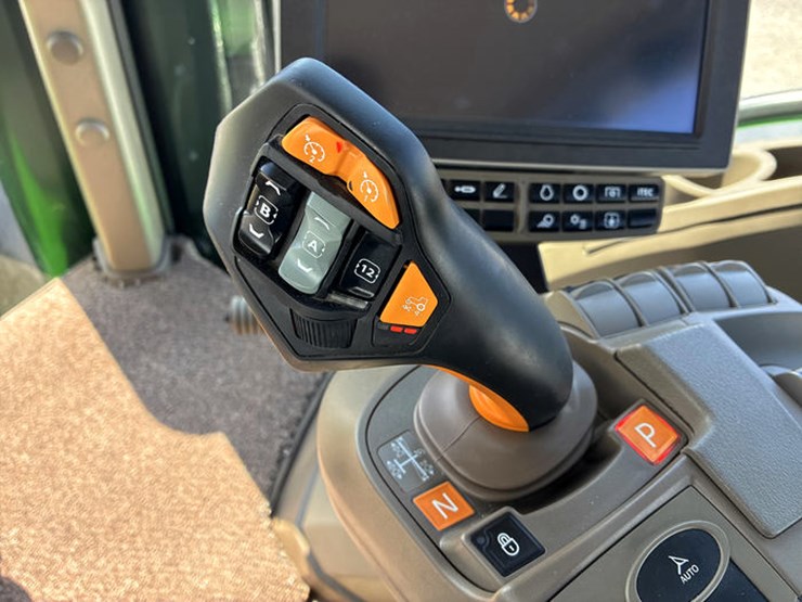 2023-john-deere-8r-370-image-79