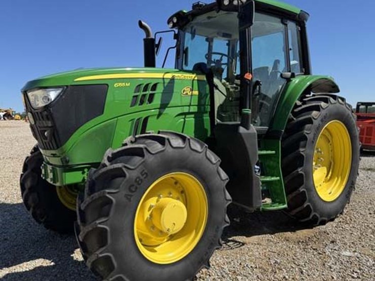 2023-john-deere-6155m-image-1