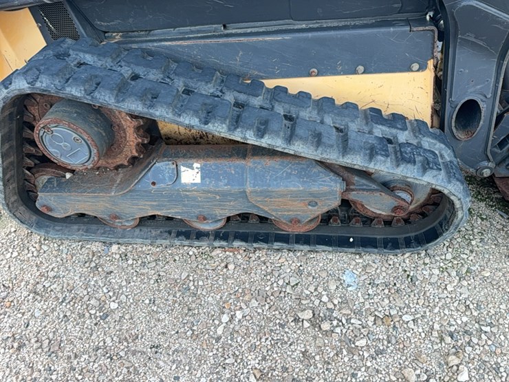 new-holland-c227-image-48