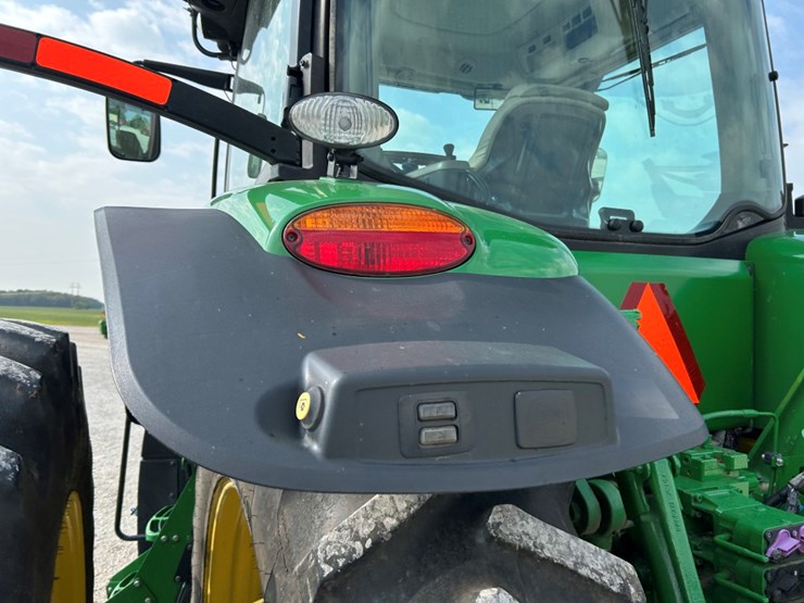 2014-john-deere-8270r-image-13
