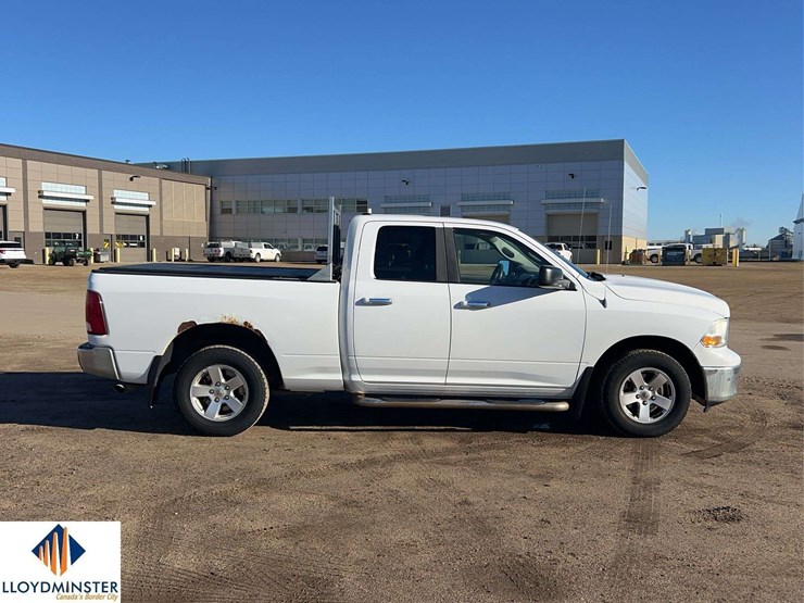 2011-ram-1500-slt-image-17