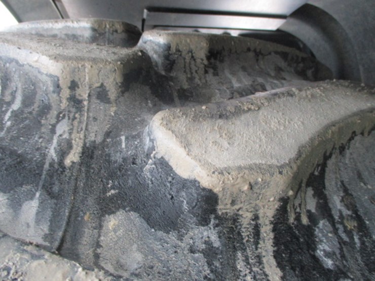 2017-john-deere-9570r-image-75