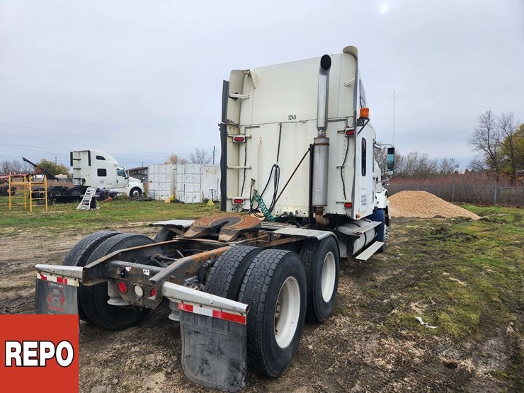 2002-freightliner-columbia-120-image-6