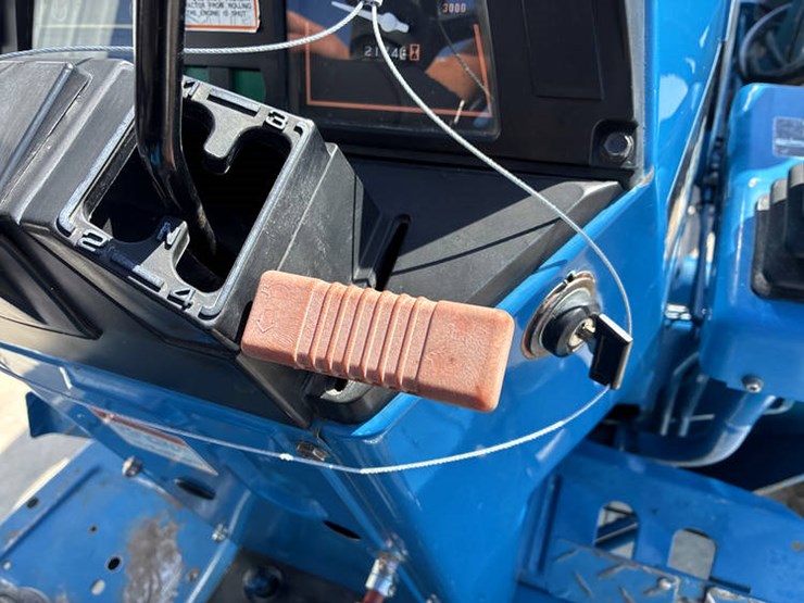 new-holland-2120-image-72