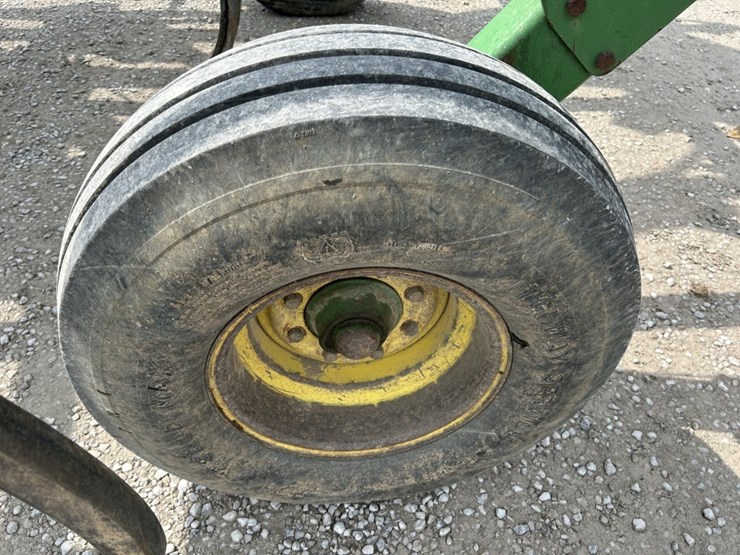 2002-john-deere-2400-image-37