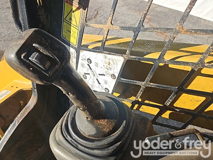 2019-caterpillar-257d-image-28