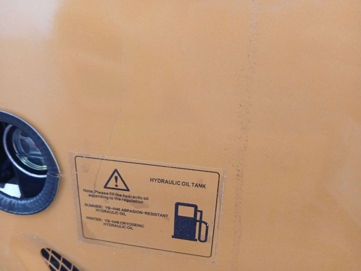 2025-qk18r-mini-excavator-image-11