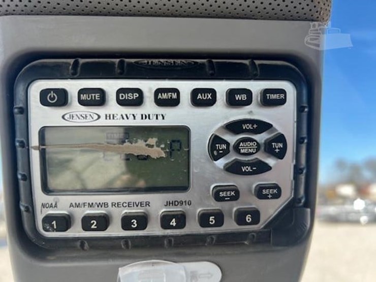 2017-case-580sn-image-47