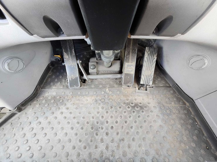 2019-volvo-l110h-image-21