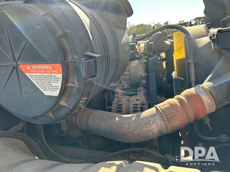 2005-ihc-4400-dry-tender-truck-(cp1274,-unit-ag706)-image-33