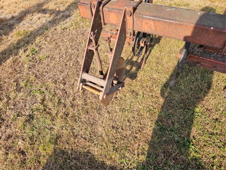 #3020-•-3pt-6-row-vibra-shank-cultivator-image-10
