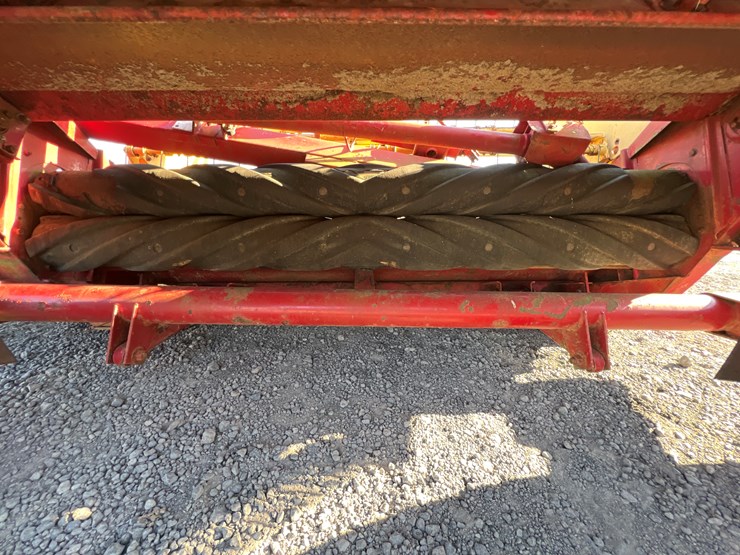 new-holland-472-image-7