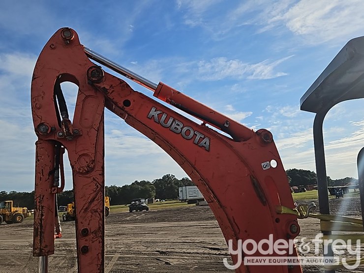 2013-kubota-u17-image-21