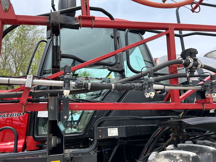 2014-case-ih-3200b-image-28