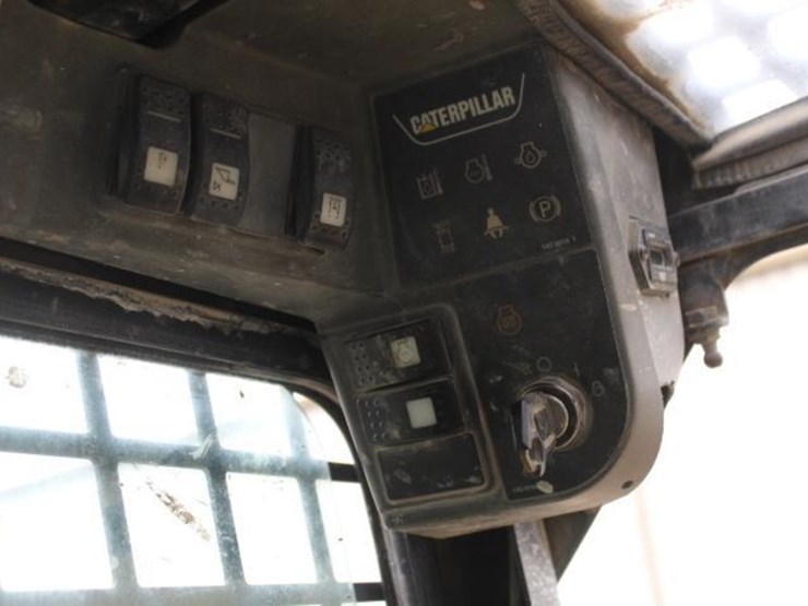 2001-caterpillar-216-image-8