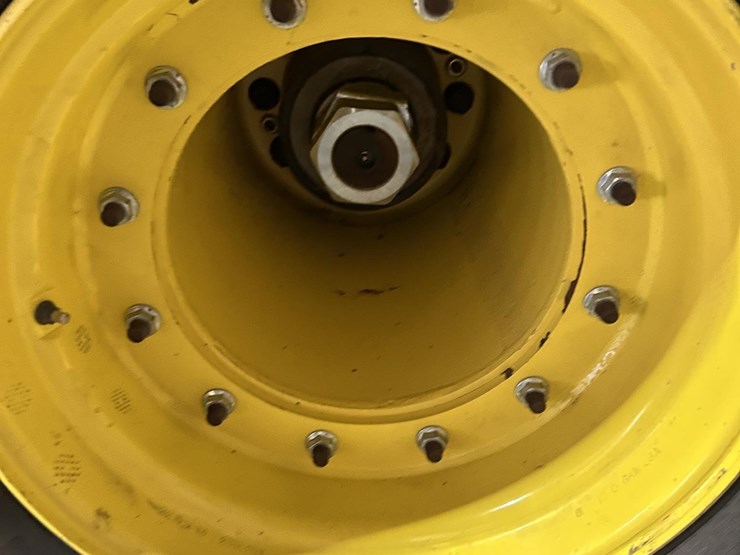 2014-john-deere-db60-image-54