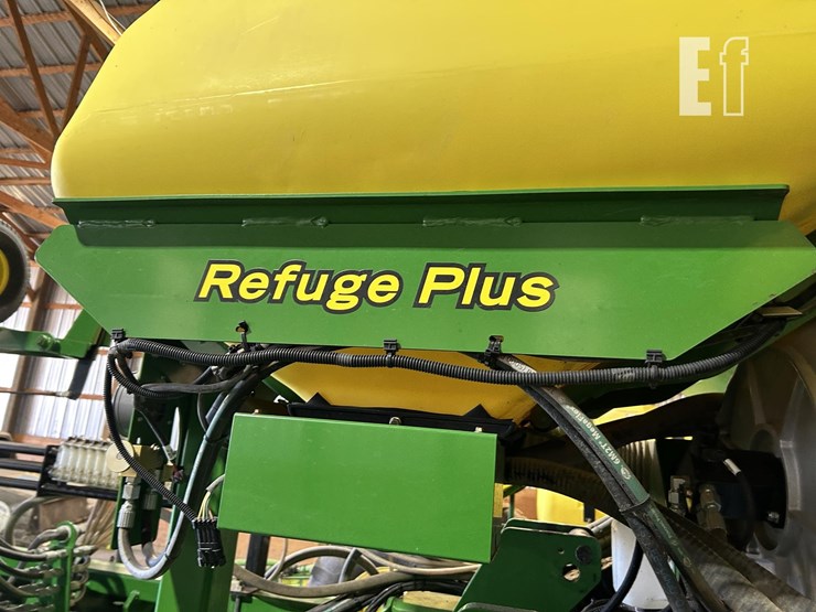 2014-john-deere-db60-image-25