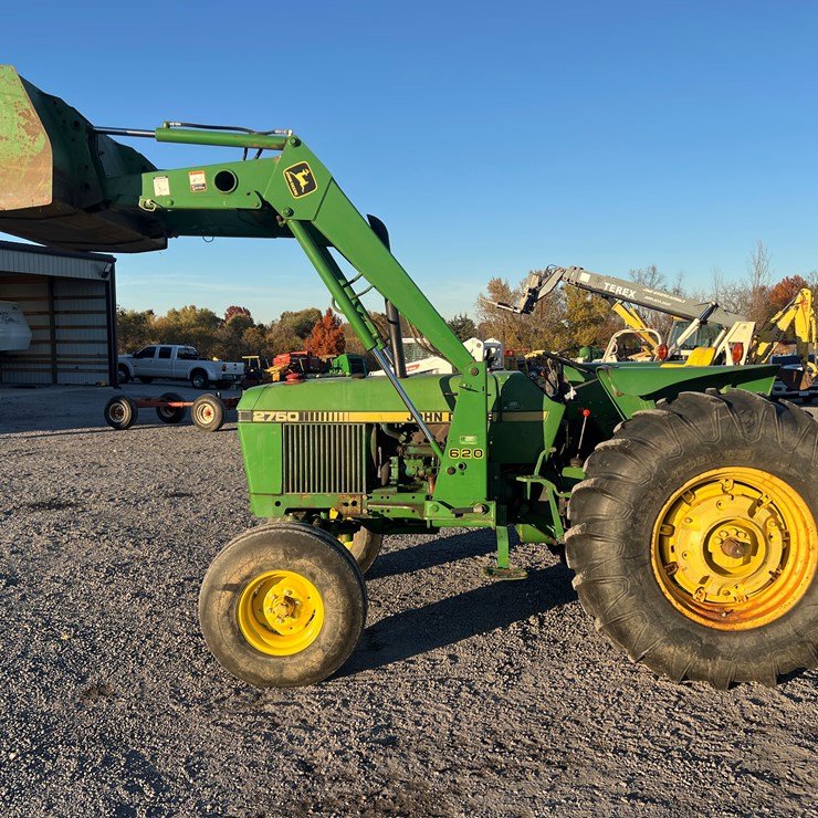 JOHN DEERE 2750