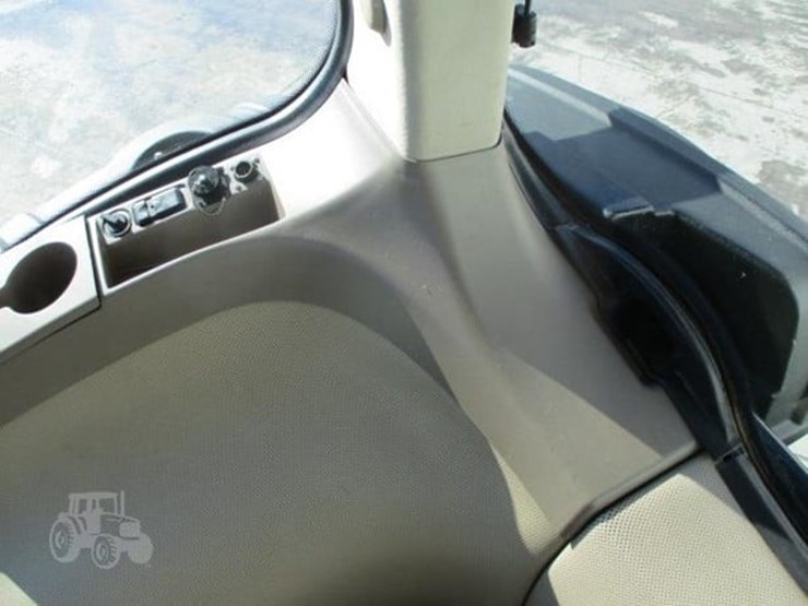 2013-john-deere-8360rt-image-29