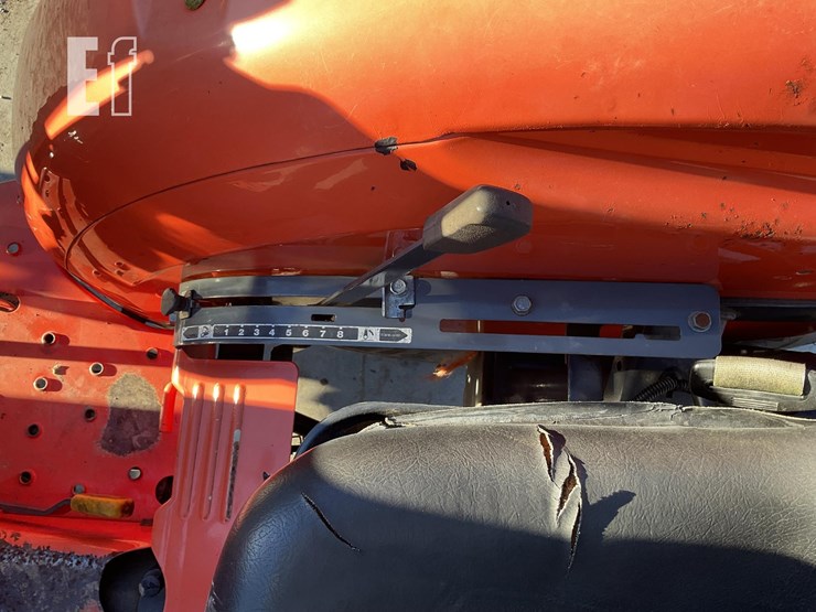 2016-kubota-l3301d-image-14