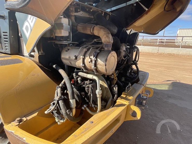 2015-deere-324k-image-22