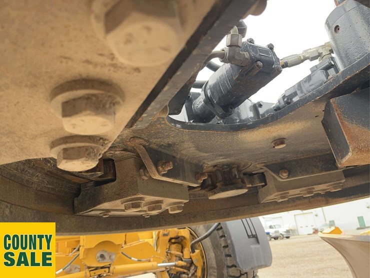 2020-deere-872gp-image-21