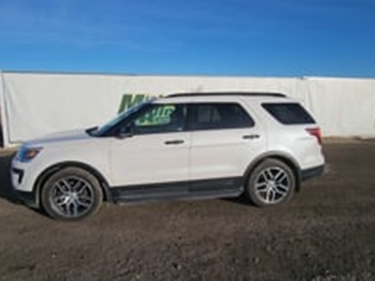 2018-ford-explorer-image-5