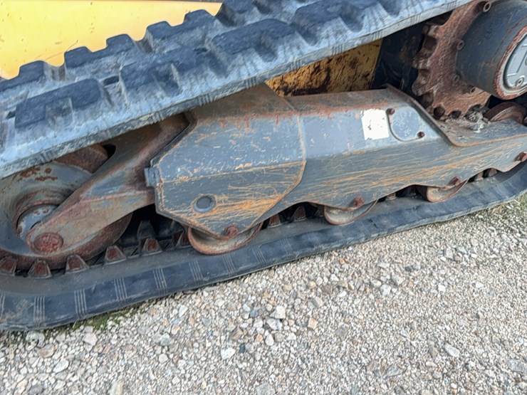 new-holland-c227-image-17