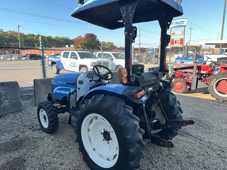 new-holland-boomer-30-image-53