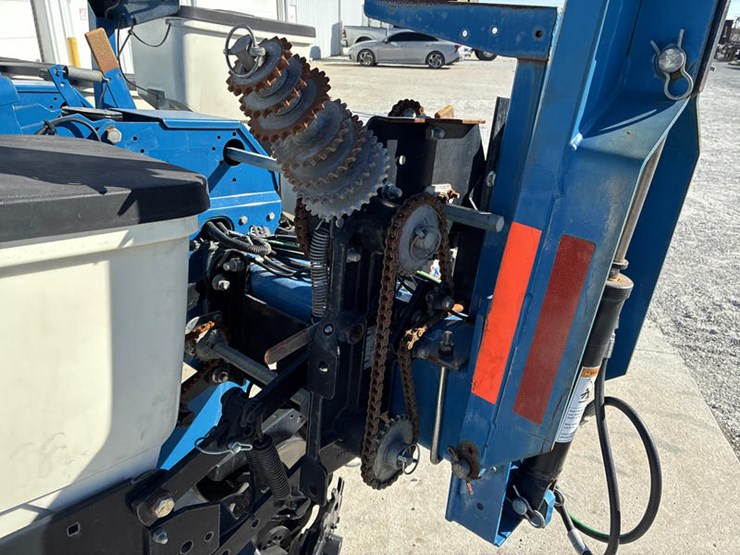 2014-kinze-3000-image-28