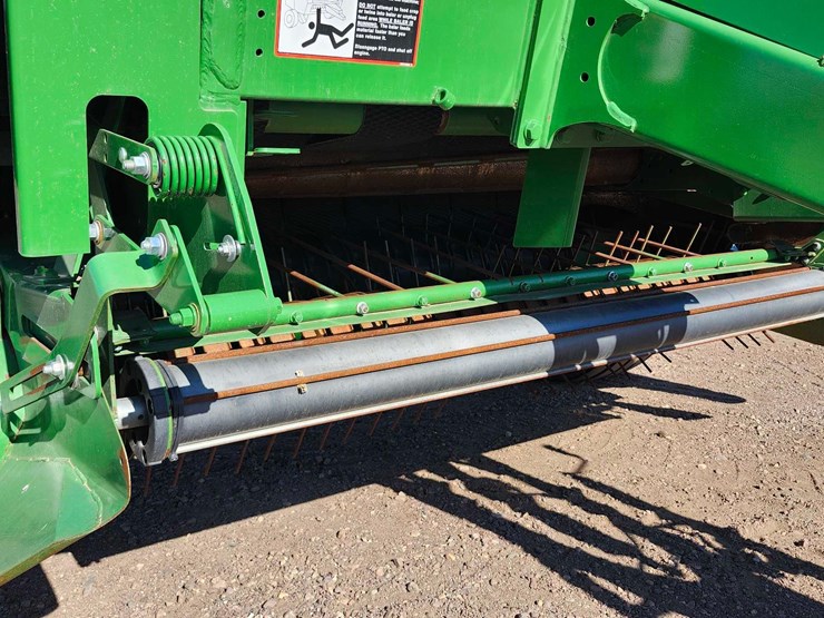 2023-john-deere-560m-image-7