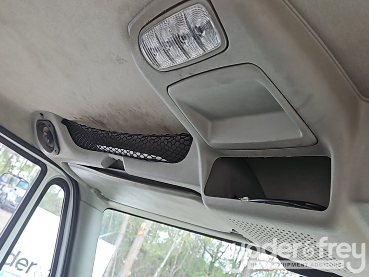 2017-international-8600-image-47