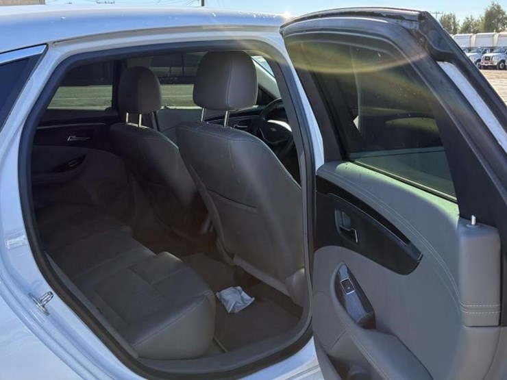 2018-chevrolet-impala-sedan-image-10