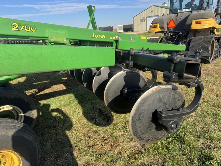 john-deere-2700-image-24