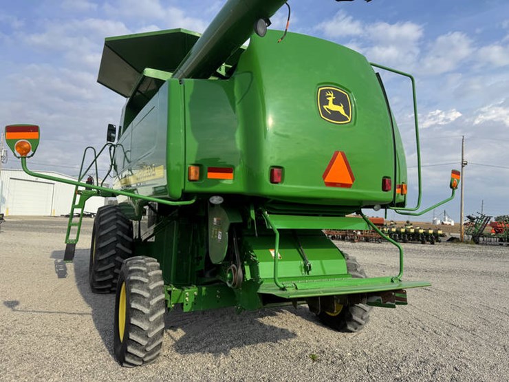 2005-john-deere-9560-sts-image-51