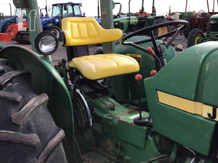 1981-john-deere-2240-image-11